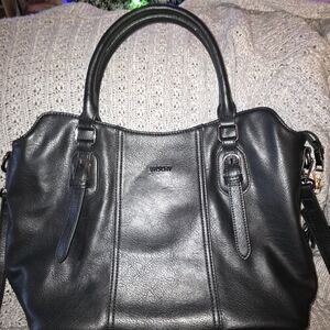Elegant Black Leather Shoulder Bag